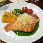 キッチン ブルー グローブ - 金目鯛ポワレのアップ