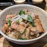 Kamiyachou Nanairo - 土鍋の大山鶏ひつまぶし