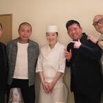 鮨 めい乃 - は～い、写真撮っちゃうぞ♬