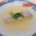 鮨 めい乃 - 太刀魚とかつおだしの餡で。ハーブのディルを香り付けに。