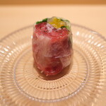 Sushi Mei No - まずは春野菜とマグロで生春巻が登場。はっさくも包んで酸味のアクセント♪