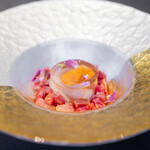 牛の達人 - 海鮮和牛ユッケとコンソメジュレ