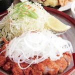 満天食堂 - 【期間限定】白葱と玉葱で食べるシャキシャキ油淋鶏定食