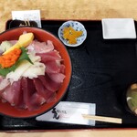 炭火活烹三是 - 海鮮丼(ランチ)