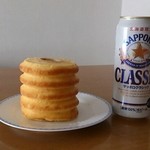 北海道バーム よし田" - 大きさ比較
            ってなんでビール？
            しかもロング(笑)
