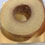 たまごファミリー - ふわふわたまごのバウム(ホール)