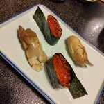 金寿司 - イクラは薄味で、ホッキは軽く炙ってありました。
