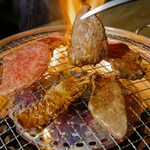 yasaimakiyakinikutotakkammarisaezuri - 黒毛和牛の焼肉