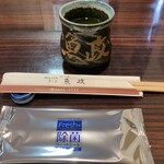 うなぎ 魚政 - こんなふうにセットされ25分我慢の子