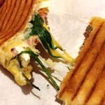 軽井沢フラットブレッズ - 割ってみた