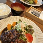 ハンバーグと洋食の店 くるくる - 