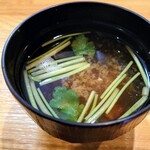 めいふつ天むすの千寿 - 天むす一人前＋味噌汁（ミツバ）