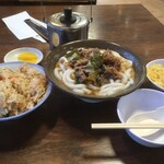 牧のうどん - かしわご飯大盛、肉うどん、天かす