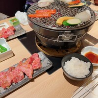 飛騨牛一頭家 馬喰一代 名古屋WEST - 鉄板焼き150gコース。前菜として蒸し野菜やお豆腐やカナッペが出てきてこれも美味。