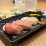 すし酒場 したまちや - 本まぐろ、本まぐろ中とろ、赤エビ、うに