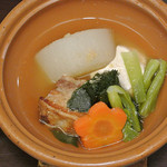 法師温泉 長寿館 - 煮物 （山鯨の味噌煮・大根・花人参・小松菜・豆腐）