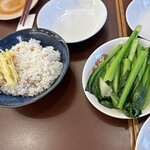 Anda Gyouza - 「豚そぼろ飯」と「茹で青菜」