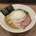 Niboshi Ramen Kogarasumaru - 二代目 煮干中華そば（白） ¥980