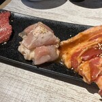 上野 和牛焼肉 USHIHACHI 極 - 