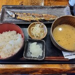 しんぱち食堂 - さんま定食¥892