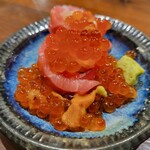 うにと牡蠣と日本酒と 食堂うに61 - イクラと雲丹のせ、マグロ巻き寿司