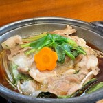 Renkonya - 茨城産秀麗豚のスキヤキ温泉玉添え