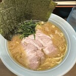 寿々喜家 - ラーメン中盛り、TPチャーシュー、のり