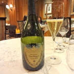 ラ・ベ - Dom Perignon　2004　　味見してみた。ｗ　２口ほど。