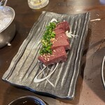 炭火焼肉 にく式 - 牛レバー