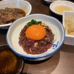 炭火焼肉 にく式 - ラムユッケ