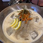 炭火焼肉 にく式 - コムタン冷麺