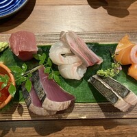 御茶ノ水 TEN - お造り特上　サーモン、サワラ、鰹、勘八、真鯛、鮪、筋子