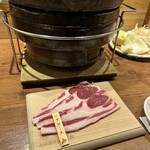 北海道産ひつじ肉炭火兜ひつじ×烤羊肉 - 