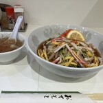 ラッキー飯店 - 「冷やし中華」には中華スープも付いてます！