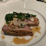 オザミトーキョー - これは仔牛をトリュフでサッパリ。メインは全員別々のものを頼み、黒毛和牛やら仔羊やら。