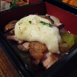 Paul - ポークロースのオリーブオイル焼きじゃが芋のソース