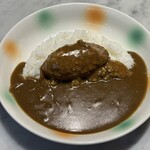 INTERLAKEN - ハンバーグカレー 税込900円（R5.12時点）