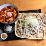 角萬 - 辛味肉せいろの特盛りと肉まし