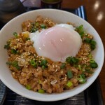 Teuchi Soba Takofuku - 後日の温玉肉味噌ご飯。黄身が濃厚です