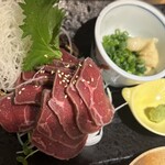 呑み食い処 しま蔵 - 牛タタキ。