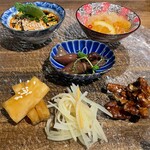 Chuukadainingu Ichizuisshin - 前菜（よだれ鶏、木耳と海月の酢の物、蛍烏賊漬け、大根の醤油漬け、ジャガイモの冷菜、胡桃の飴炊き）