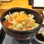 Sukoyaka tei - 小海老のユッケ丼