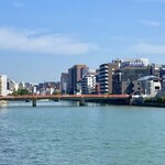 ロコ ワークス コーヒー - 那珂川沿いから見る、住吉橋〜中洲♪
            俺が少年時代に過ごしたマンションもひょっこり見える♪