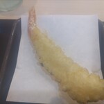 ゆで太郎 もつ次郎 - 海老天はそばつゆに浸して食べたら甘みが増した