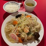 南海飯店 - 同僚の皿うどん定食