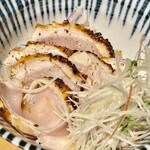 焼鳥 神保町とり瑛 - この炙り叩きｗが中が冷たくてちょっと