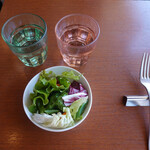 ニーノ カフェ - 桜カラーで楽しみましょ！