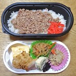 お惣菜・お弁当 Ohka's - そぼろ弁当