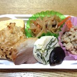 お惣菜・お弁当 Ohka's - そぼろ弁当（上段）