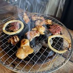 ひでさん 鉄輪店 - 考えてみたら、もも肉以外はホルモンって事。ぼんじりより皮かな…